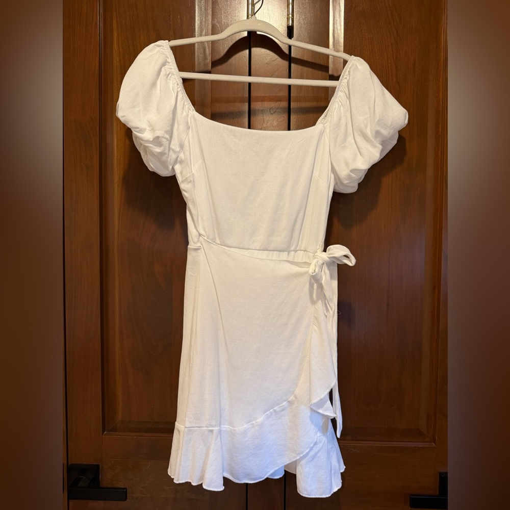 Elegant White Puff Sleeve Dress